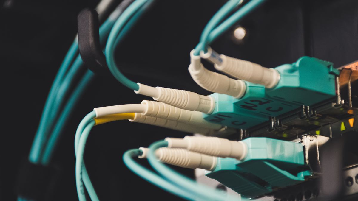LC/UPC vs LC/APC Connector Mismatch: Diagnose and Repair